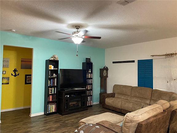 4th image of 977 Lancelot Dr