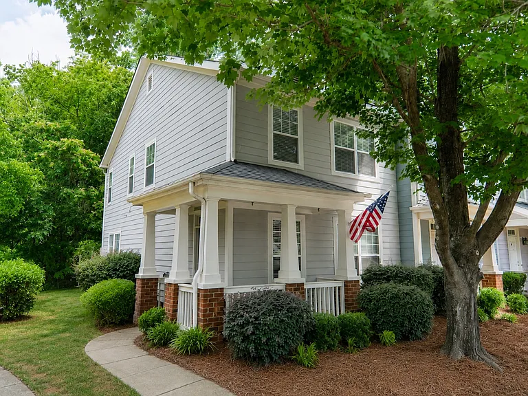 419 Hurston Cir — Photo 18