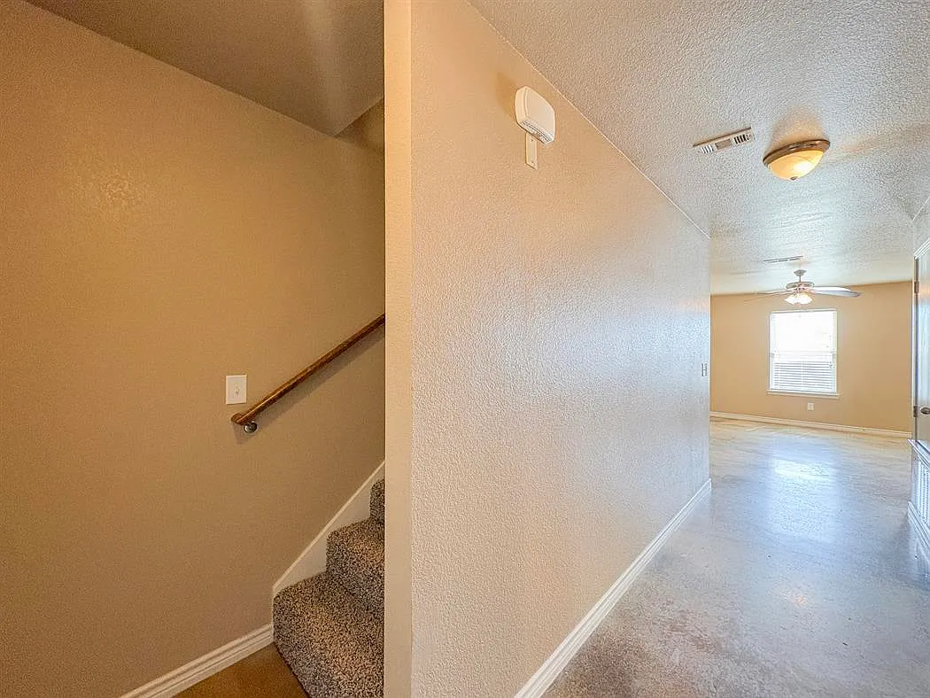 772 East Ridge Blvd — Photo 2