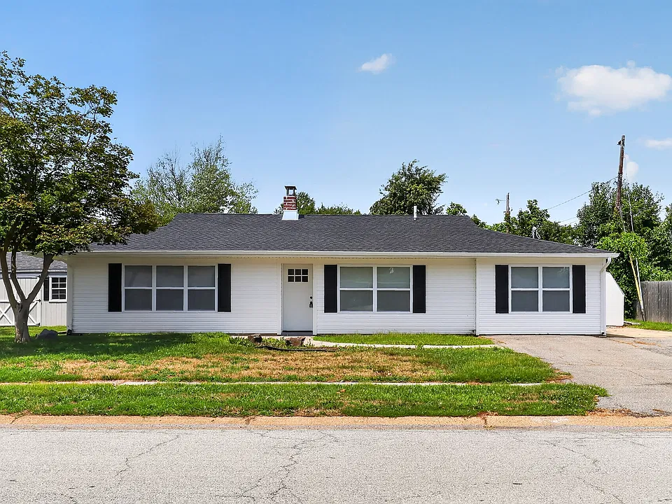 52 Chaucer Dr