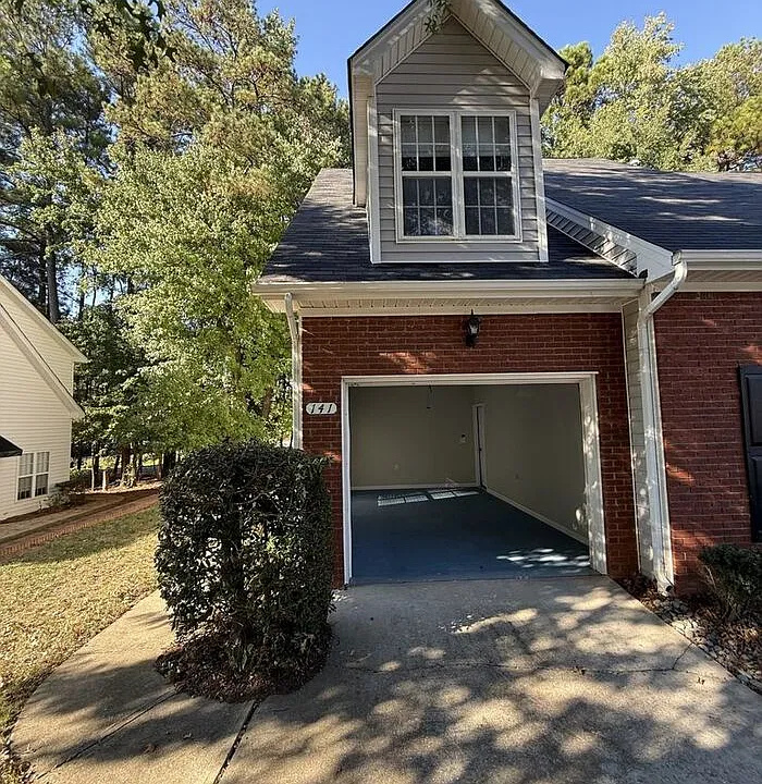 141 Bayleigh Ct