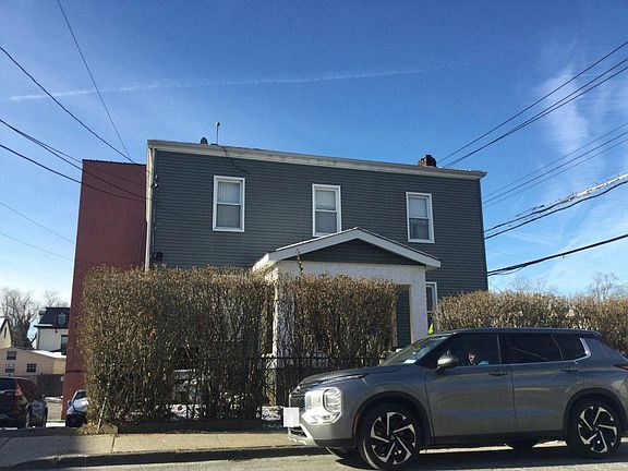 3rd image of 158 Spring St
