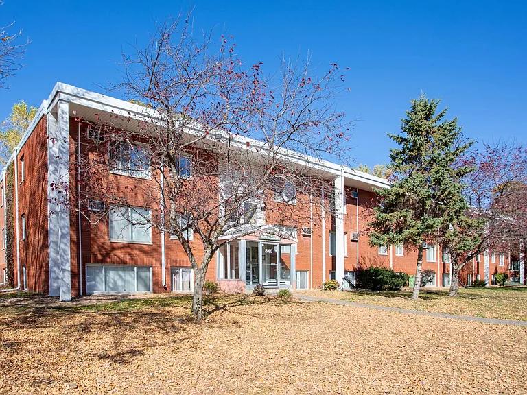 Pine Tree Park Apartments — Photo 29