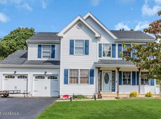 46 Ravenwood Blvd, Barnegat, NJ 08005