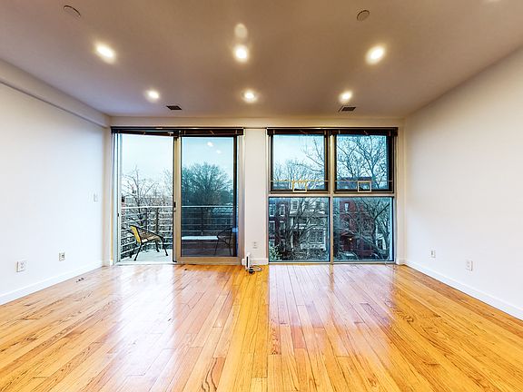 2nd image of 90 Clermont Ave APT 5