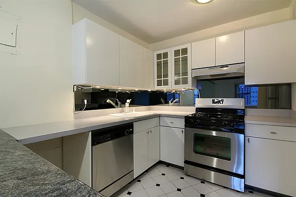 Rented by Corcoran | media 35