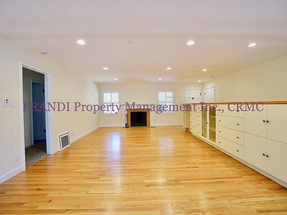 3rd image of 14 Carolina Ave