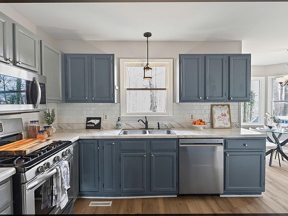 5th image of 8 Osage Pl