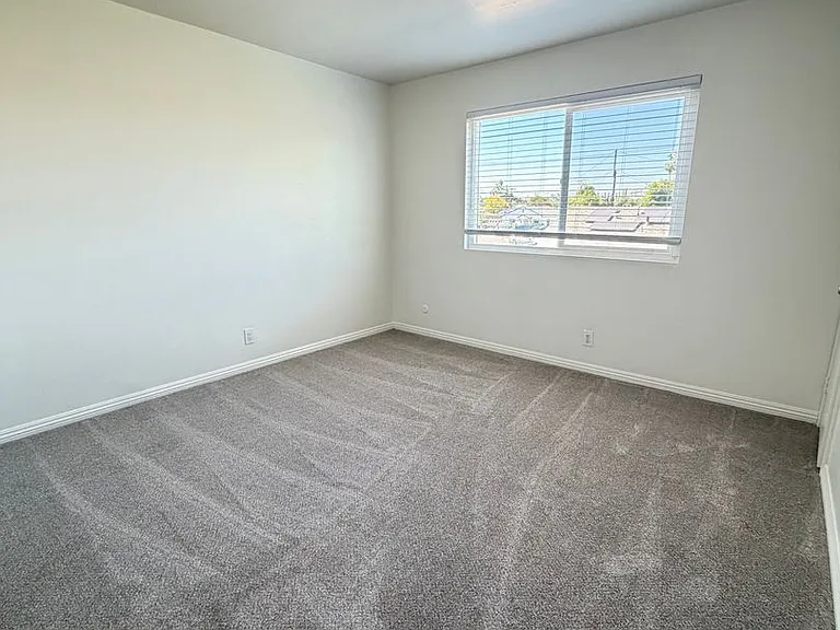 7525 Pacific Ave — Photo 10