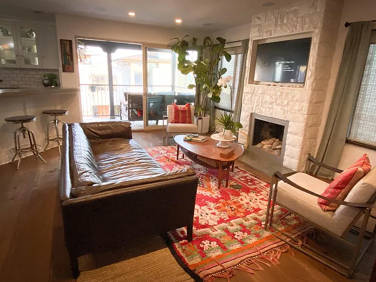 2nd Floor Living Room
