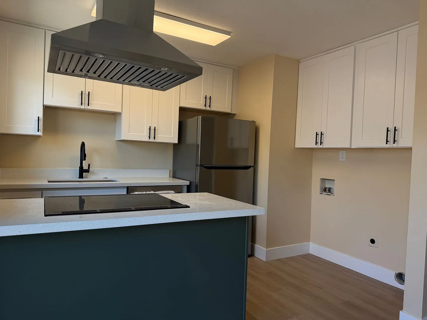 Beautifully Remodeled Craftsman Duplex in University Park Neighborhood in N. Portland — Photo 2