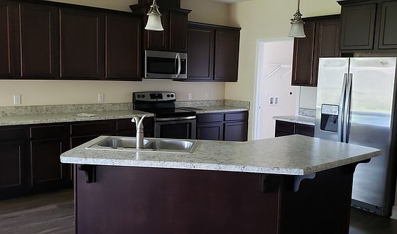 2nd image of 5745 Blackhorse Cir