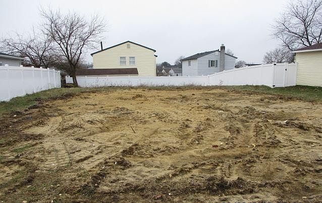 2nd image of 20 Arrowood Pl