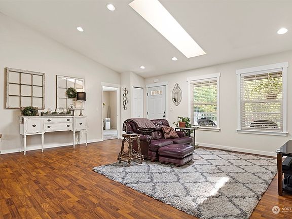 3rd image of 4716 Sagebrush Lane
