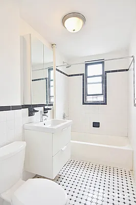 Rented by Bohemia Realty Group | media 12