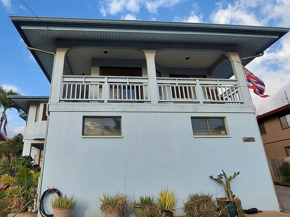 Front of house, also shows front lanai.