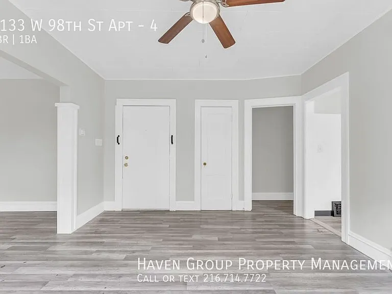 2133 W 98th St #4 — Photo 6