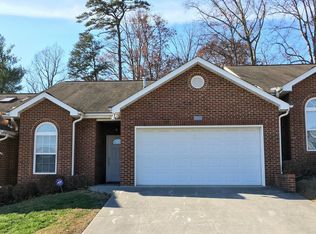 8012 Ellisville Ln, Knoxville, TN 37909