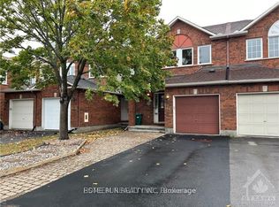 4674 Ogilvie Walk Cres, Ottawa, ON K1J 1G8