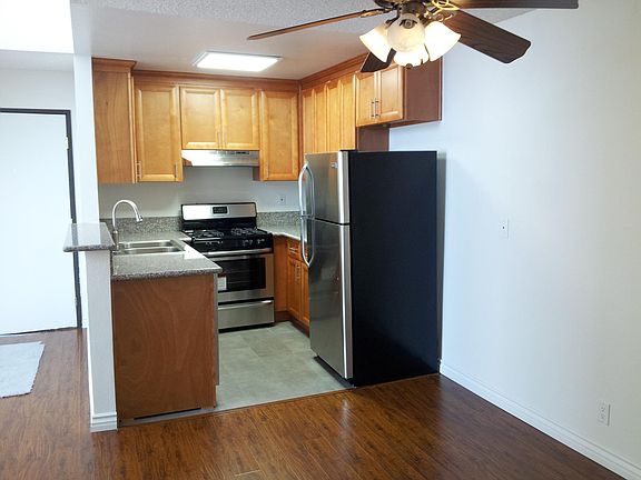 2nd image of 508 S Barrington Ave APT 3