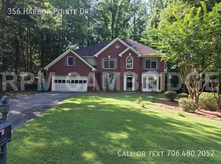 356 Harbor Pointe Dr, Stone Mountain, GA 30087