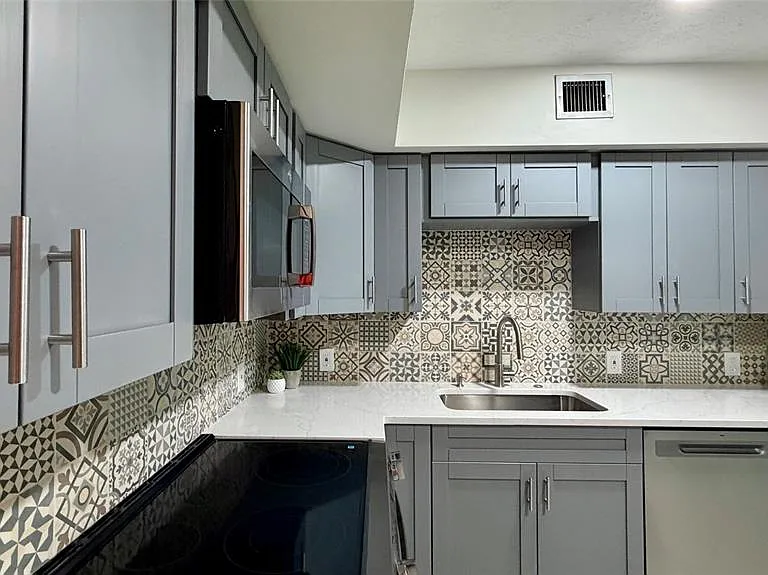 2454 Australia Way E #32 — Photo 25