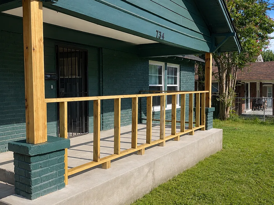 734 Inez St