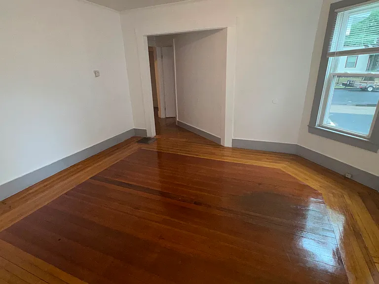 16-18 Alderman St #1 — Photo 9