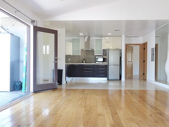 5th image of 1116 Chelsea Ave