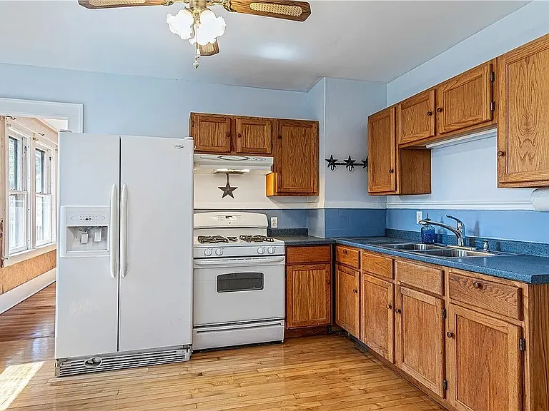 120 Lynch Ave #2 — Photo 16
