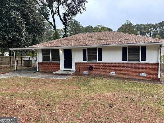 2nd image of 595 Lyle Dr SE