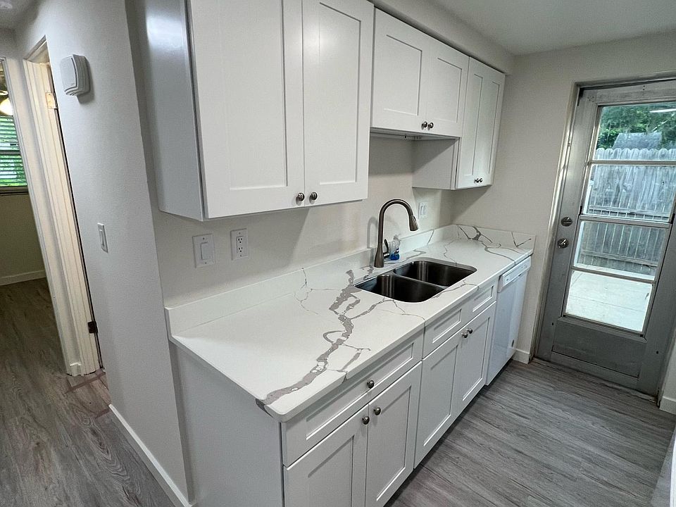 1st image of 828 Albritton Ave