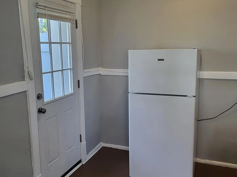 4539 Flad Ave #2 — Photo 4