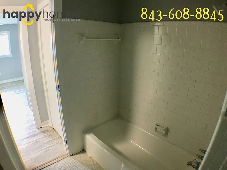 1556 Kemper Ave #C — Photo 11