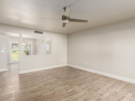 3rd image of 10613 W El Capitan Cir