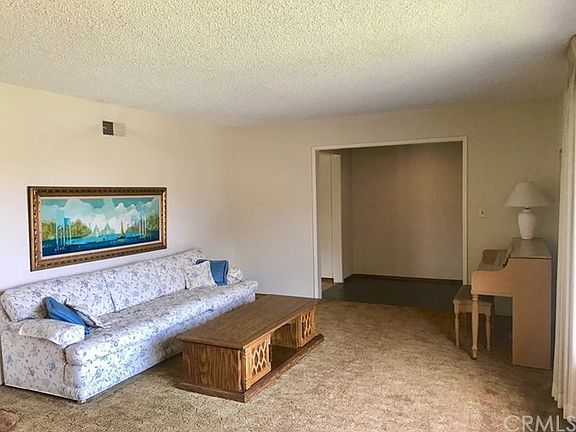 4th image of 650 E Thelborn St