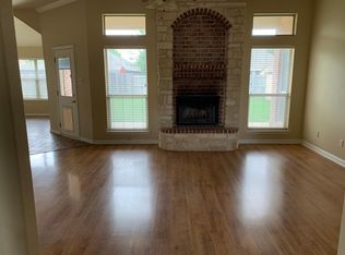 304 Shane Ln, Burleson, TX 76028