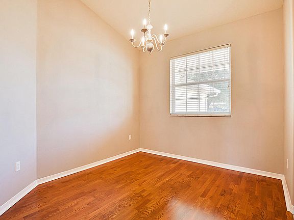 4th image of 5330 NE 6th Ct