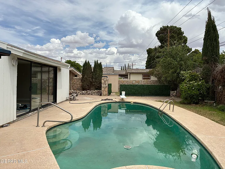 8316-H Burgess Dr #H — Photo 17