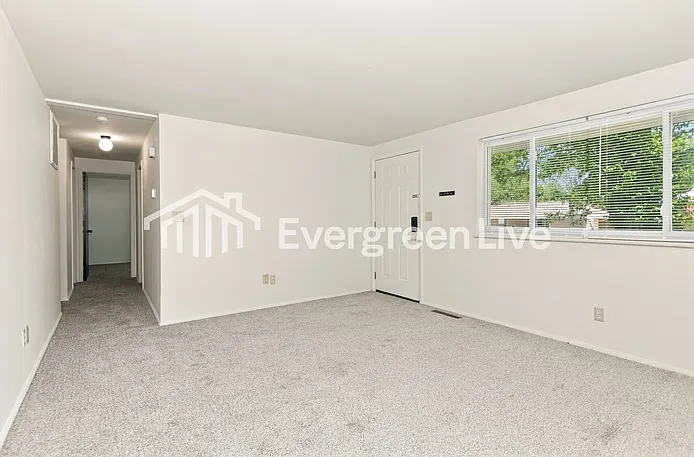 3 bed, 1.0 bath, 1016 sqft, $1,395 — Photo 4