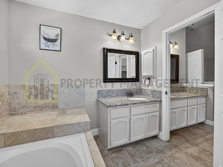 8779 Brittany Park Dr — Photo 44