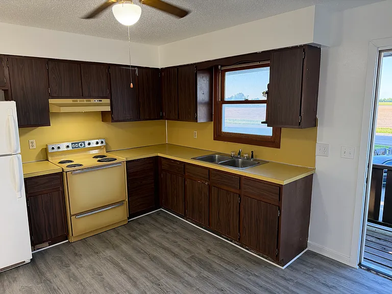 9105 W Saginaw Rd #5 — Photo 5
