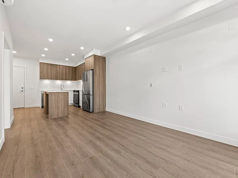 82 1st St #213 — Photo 12