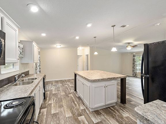3rd image of 10386 SE 52nd Ct