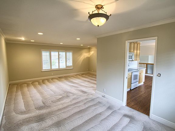 Formal Dining