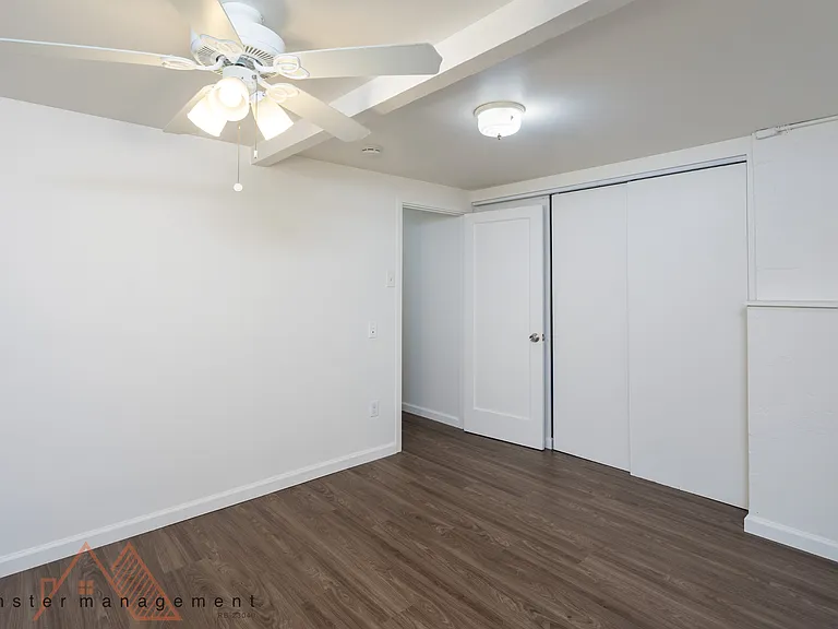 2133 Metcalf St #C — Photo 9