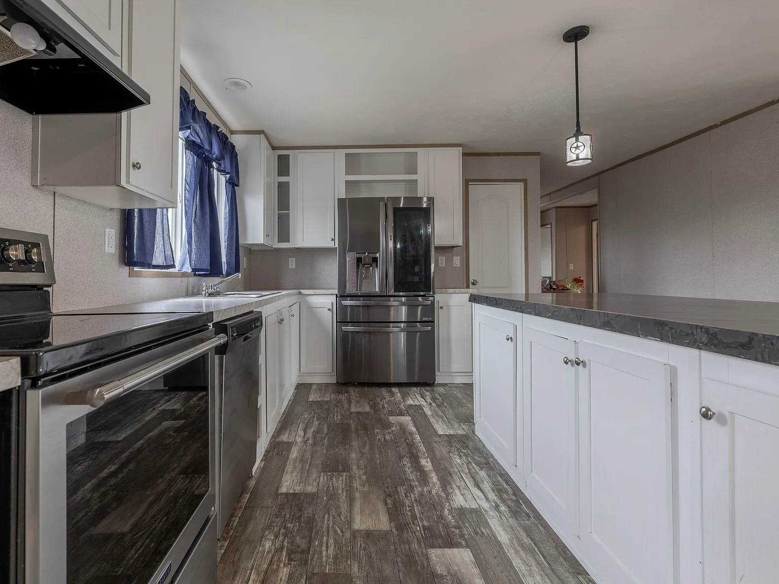 3 bed, 1920 sqft, $2,000 — Photo 4