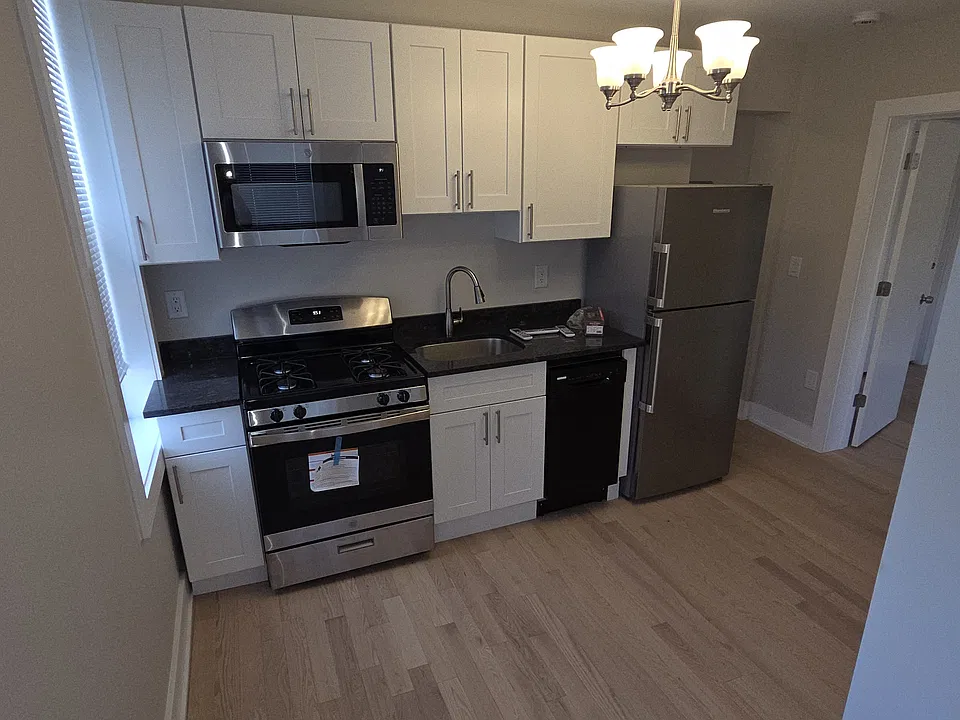 117 Brunswick St #3F