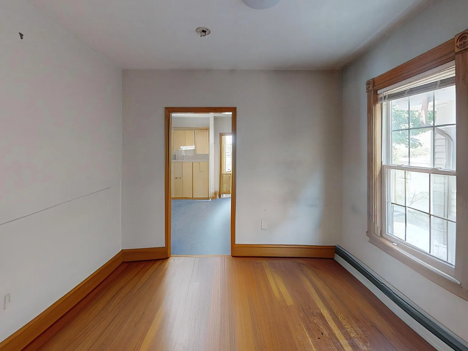 4 bed, 1600 sqft, $4,950 — Photo 3