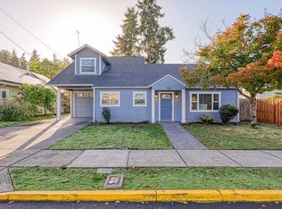 210 Adams Ave, Silverton, OR 97381